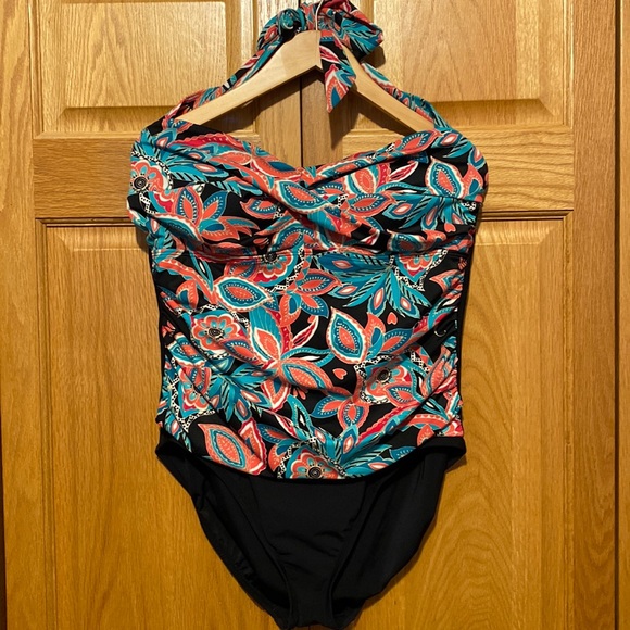 Aqua Green Swim Aqua Green Halter Style One Piece Swimsuit Size